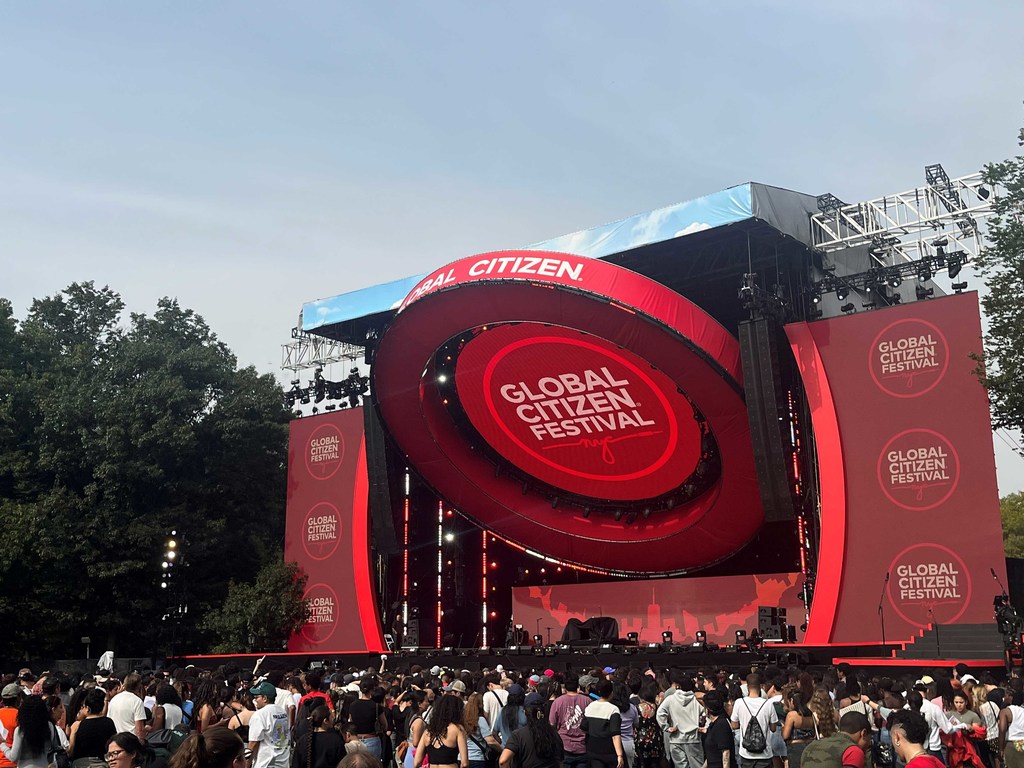 2025年全球公民音乐节舞台。